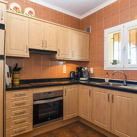 Beautiful With Sea And Mountain Views Villa