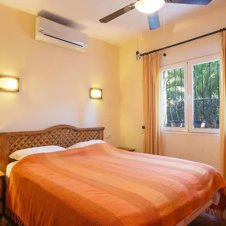 Beautiful With Sea And Mountain Views Villa *